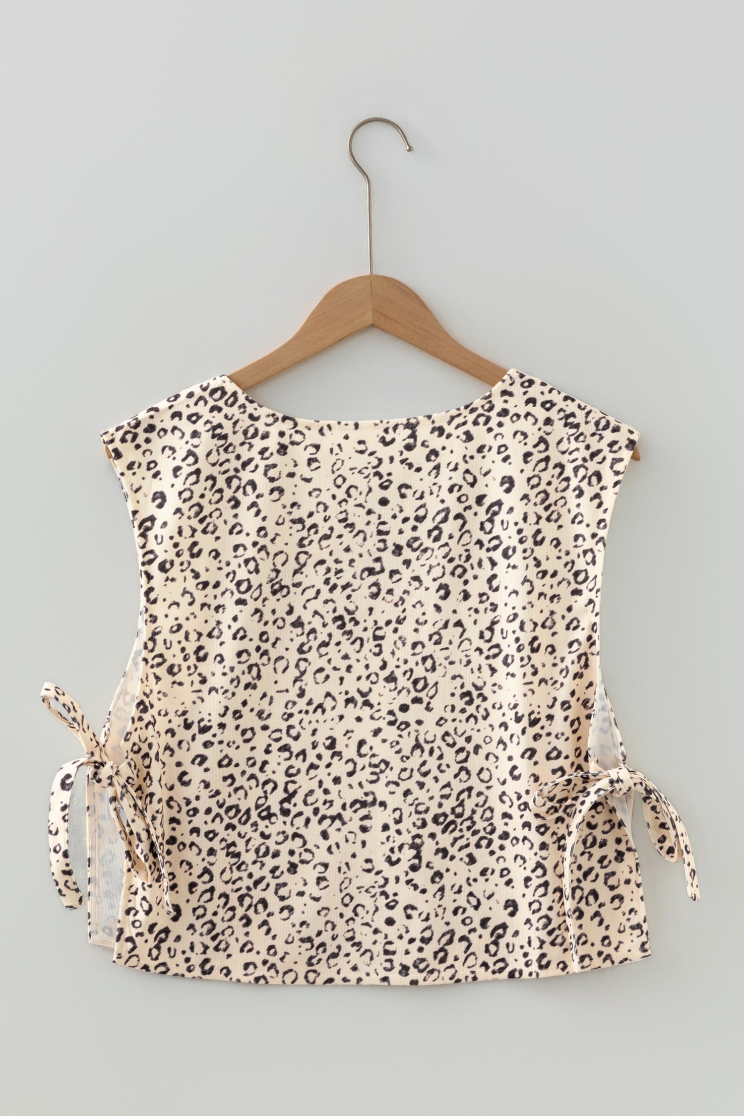 Apricot Knot Side Leopard Print Vest