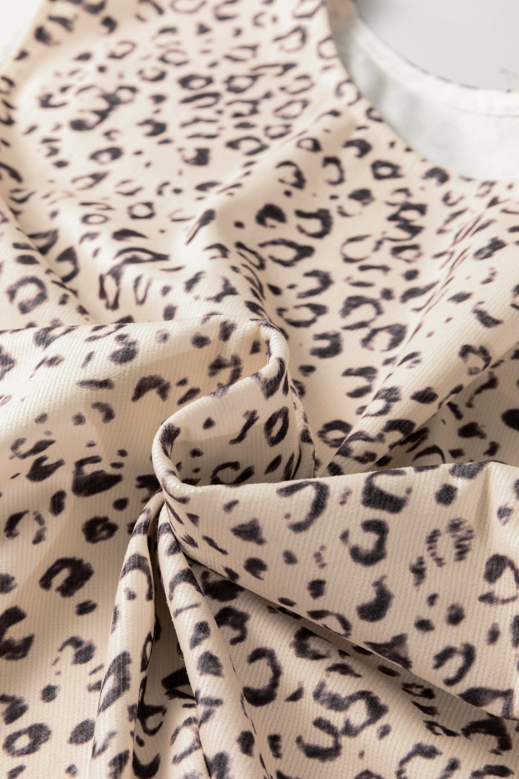 Apricot Knot Side Leopard Print Vest